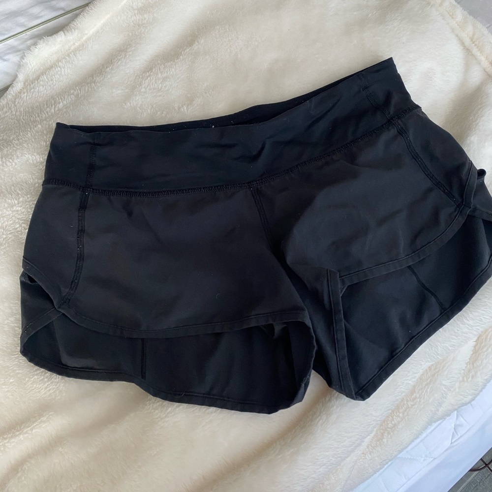 Lululemon Low Rise Black Shorts (4”)